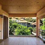 The View Захаро